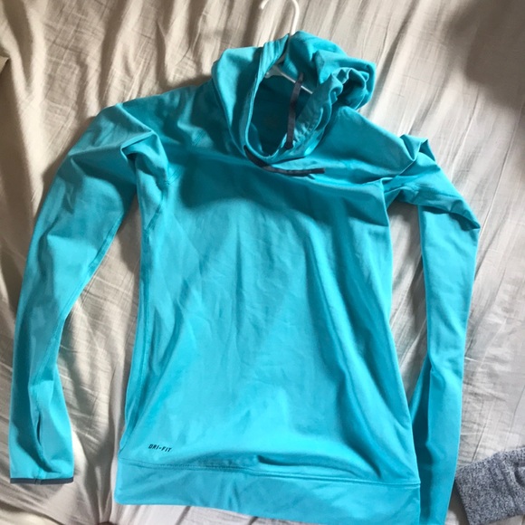 Tops - Picture 4 of 8